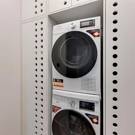 Front Park By Staywin Apartment