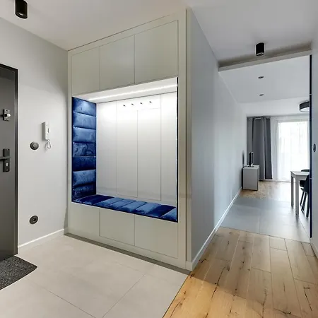 Apartment Front Park By Staywin