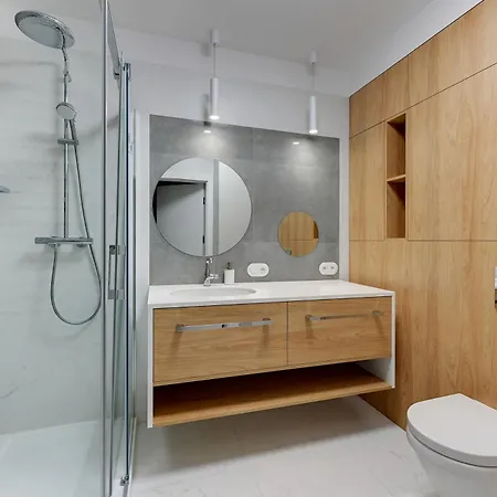 Front Park By Staywin