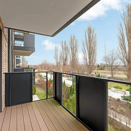 Apartment Front Park By Staywin