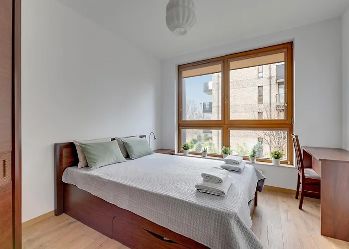 Front Park By Staywin