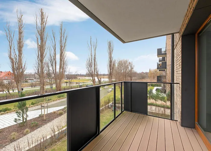 Front Park By Staywin